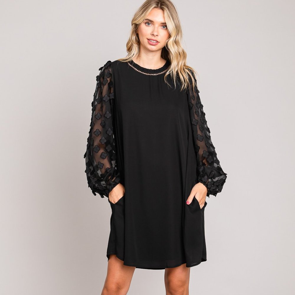 Applique Contrast Sleeve Detailed Shift Dress - Black